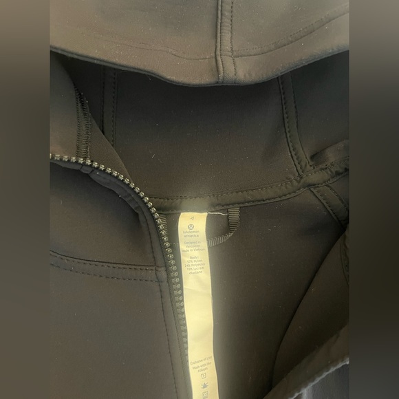 Black lululemon hoodie zip up jacket size 4 - Picture 4 of 6